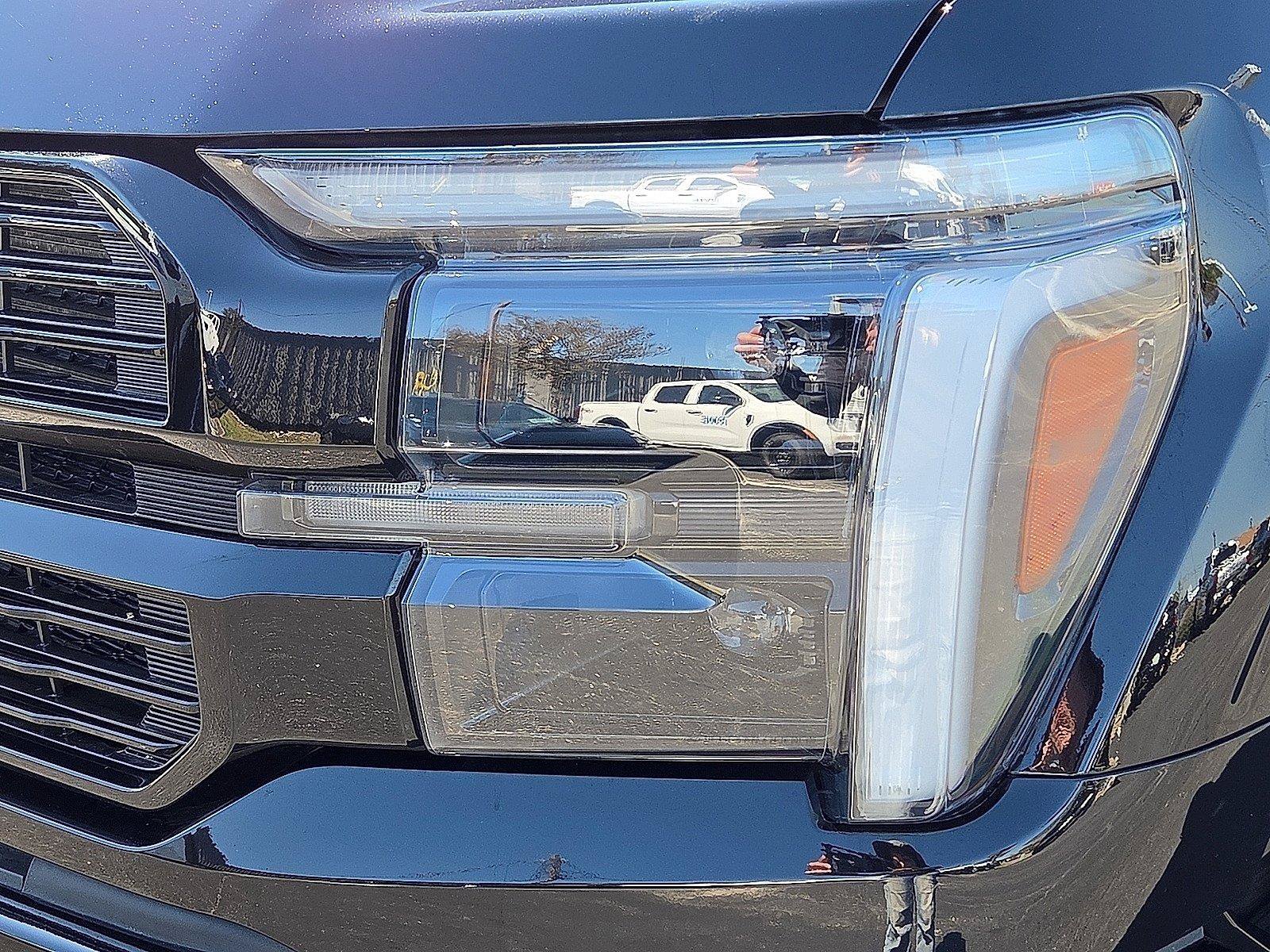Used 2025 Ford F150 Platinum w/ FX4 Off-Road Package AWD/4WD image 4