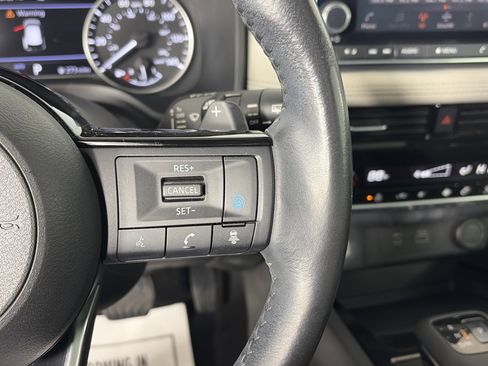 Used 2021 Nissan Rogue SV w/ Premium Package image 31