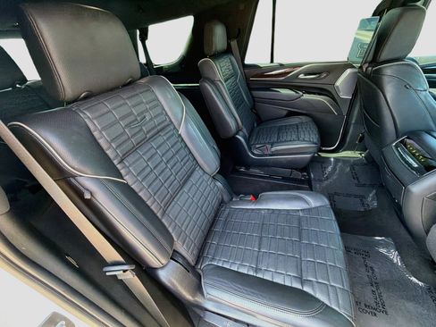 Used 2022 Cadillac Escalade Sport Platinum AWD/4WD image 31