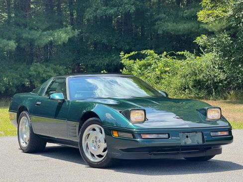 Used 1994 Chevrolet Corvette Coupe RWD image 3