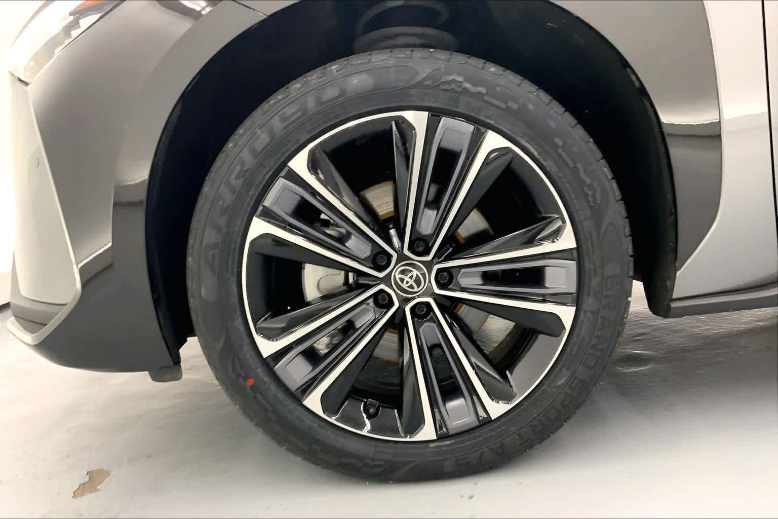 Used 2023 Toyota bZ4X FWD image 8