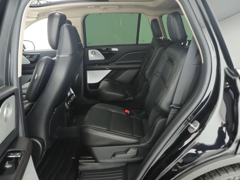 Certified 2022 Lincoln Aviator Reserve w/ Equipment Group 201A image 19