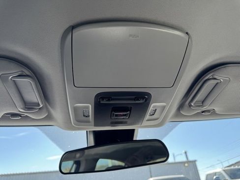 Used 2022 Toyota Camry SE image 29