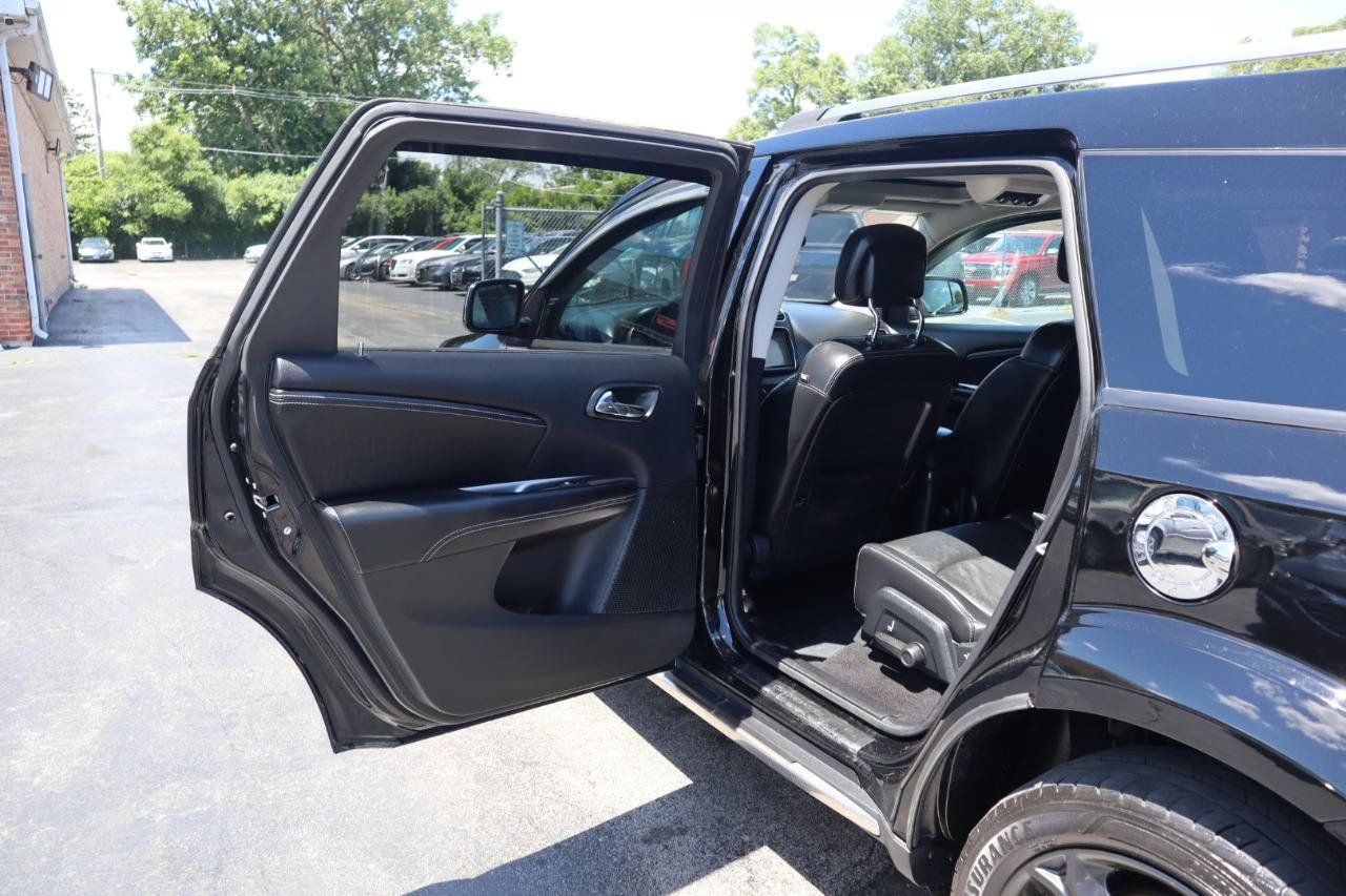 Used 2018 Dodge Journey Crossroad w/ Nav & Sun Group FWD image 17