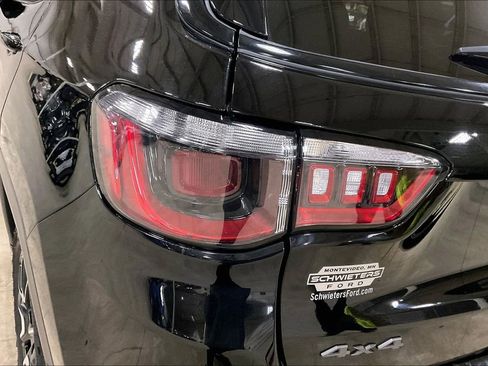 Used 2025 Jeep Compass Trailhawk AWD/4WD image 27