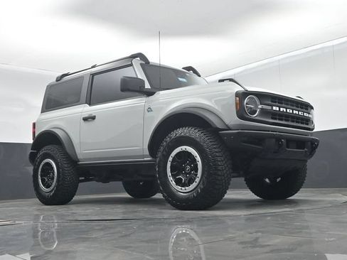 Certified 2021 Ford Bronco Black Diamond w/ Sasquatch Package AWD/4WD image 45