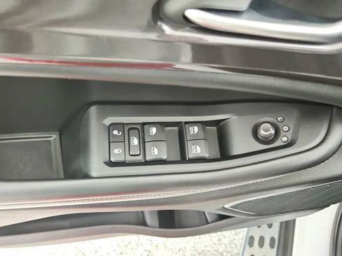 Used 2021 Jeep Grand Cherokee L Laredo image 35