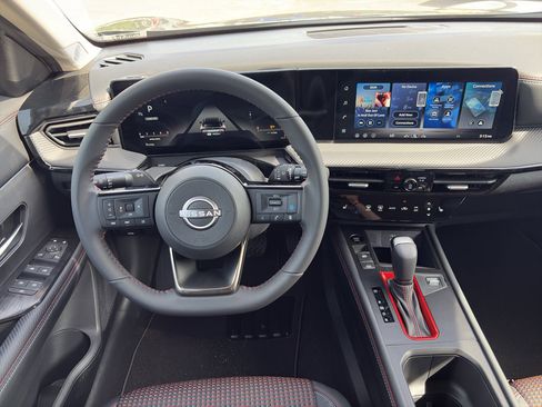 New 2026 Nissan Kicks SR w/ Cold Weather Package image 12