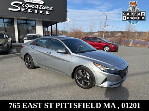 Used 2023 Hyundai Elantra SEL w/ Convenience Package image 9