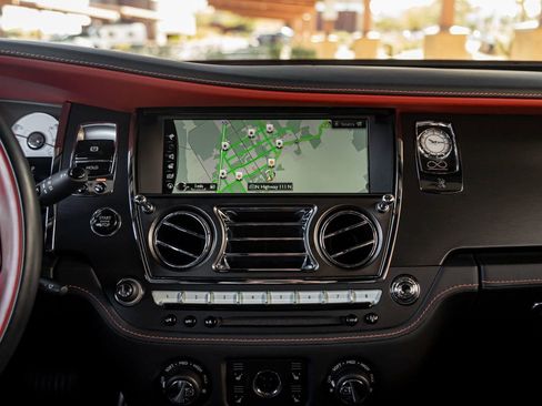 Certified 2019 Rolls-Royce Dawn image 18