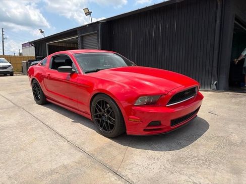 Used 2013 Ford Mustang Coupe RWD image 8