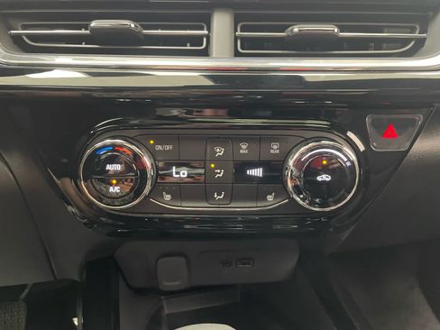 New 2026 Chevrolet Trax RS w/ Sunroof Package FWD image 5