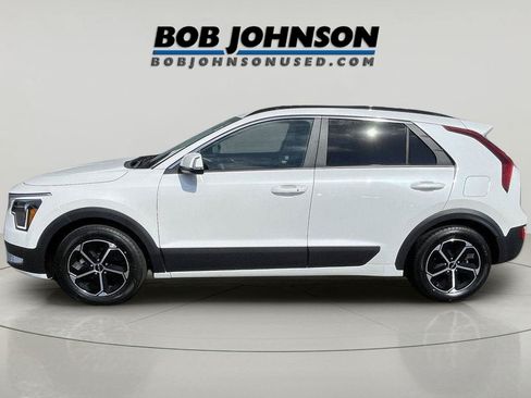 Used 2023 Kia Niro EX FWD image 6