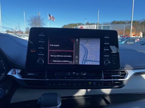 Certified 2022 Toyota Sienna Limited image 13