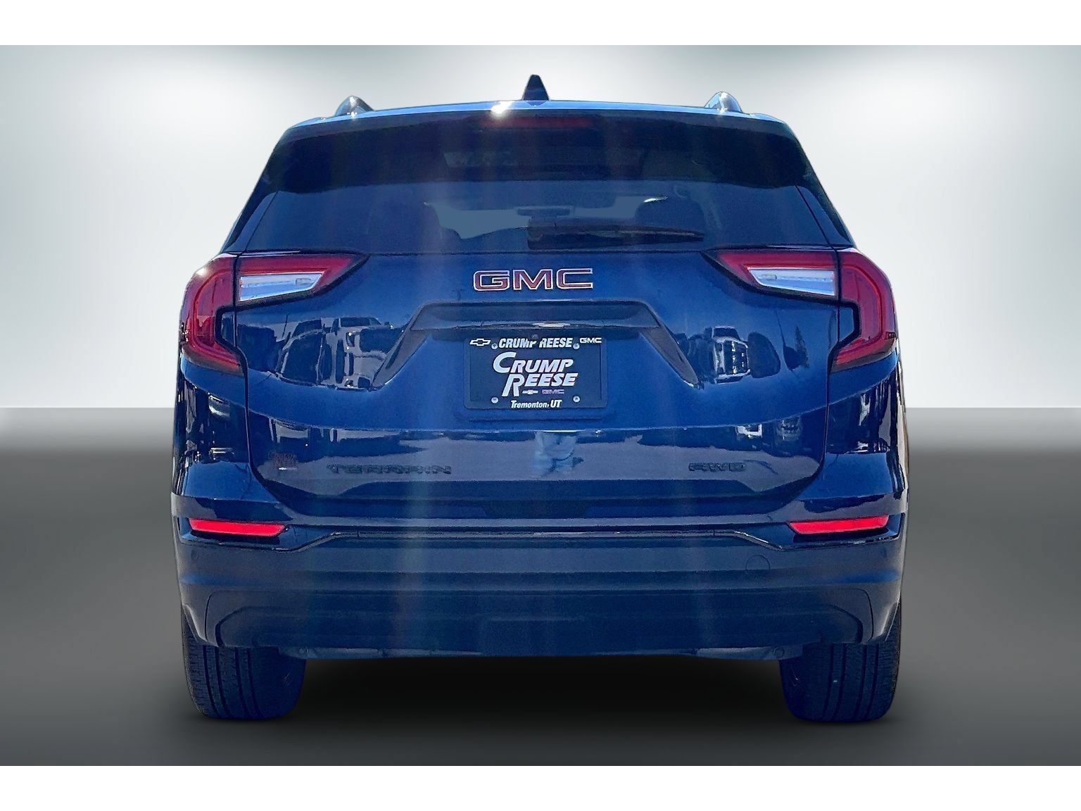 Used 2023 GMC Terrain SLT w/ Tech Package AWD/4WD image 5