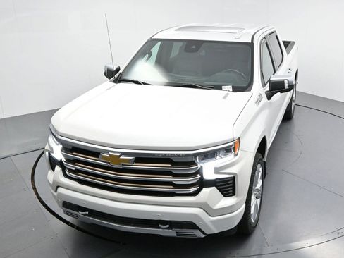 Used 2022 Chevrolet Silverado 1500 High Country w/ High Country Premium Package AWD/4WD image 38
