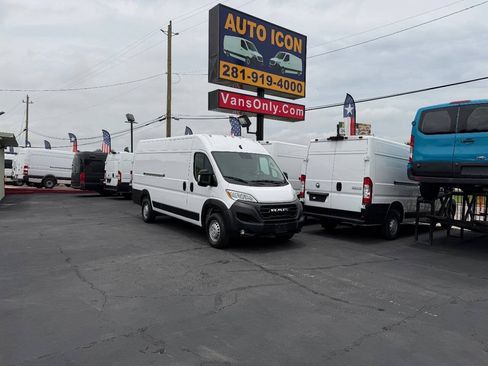 Used 2025 RAM ProMaster 3500 w/ Convenience Group FWD image 9
