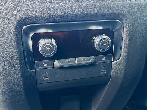 New 2026 GMC Yukon Denali w/ Sun & Power Step Package AWD/4WD image 27