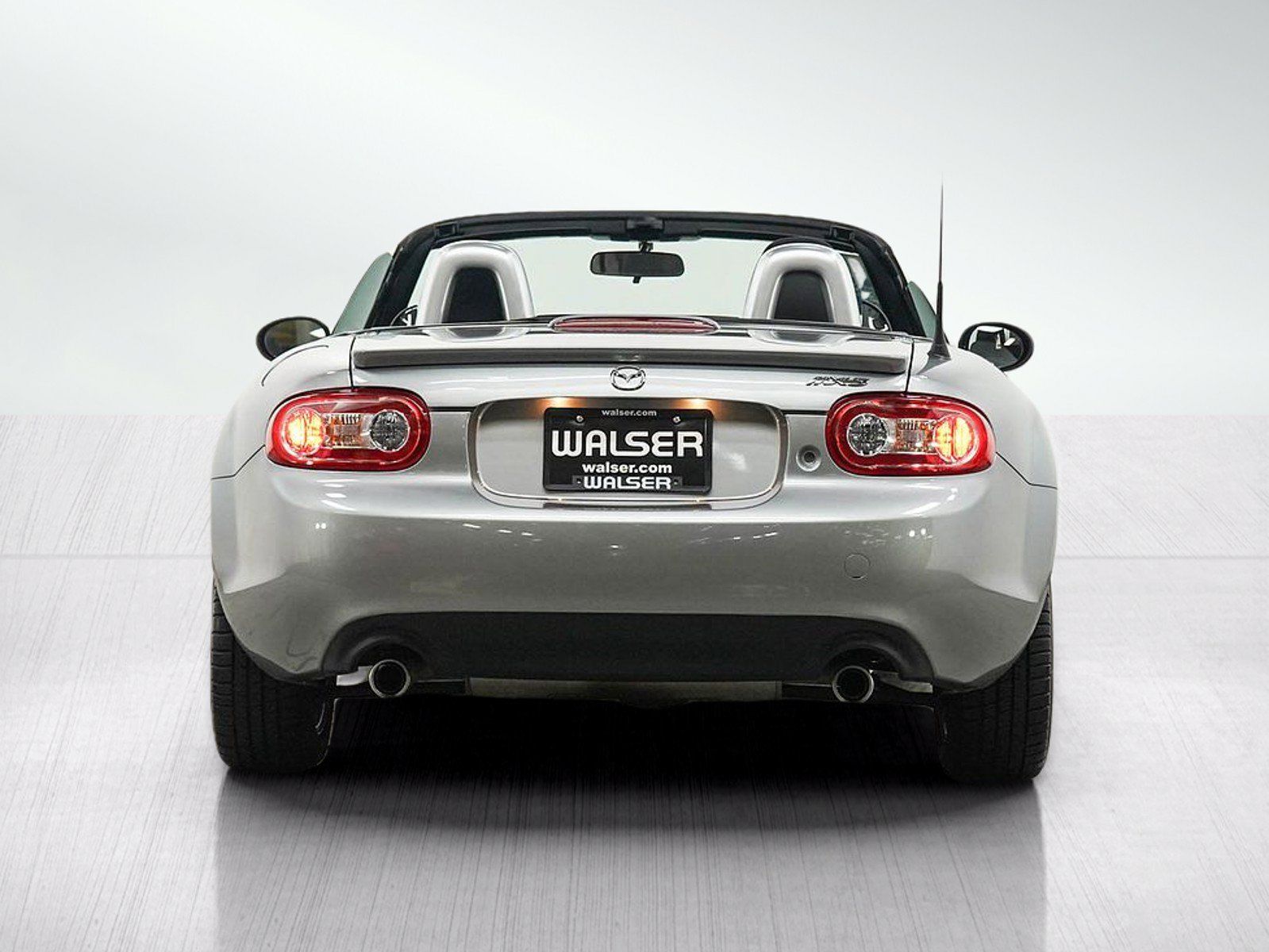 Used 2010 MAZDA MX-5 Miata Sport w/ Convenience Pkg RWD image 4