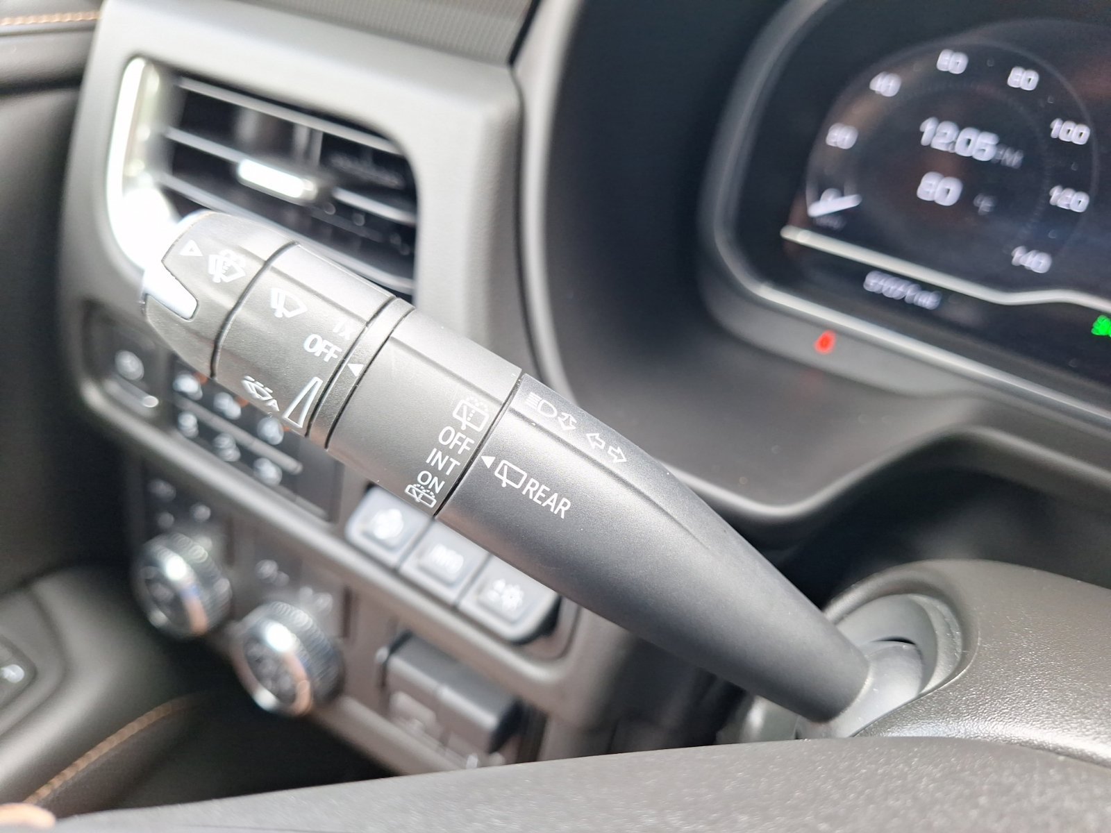 Used 2023 GMC Yukon AT4 w/ AT4 Premium Plus Package AWD/4WD image 24