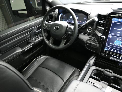 Used 2024 RAM 2500 Limited image 23