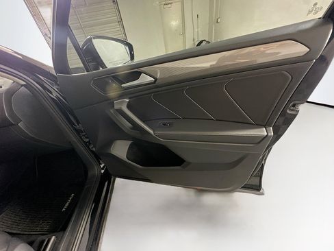 Used 2022 Volkswagen Tiguan SE image 30