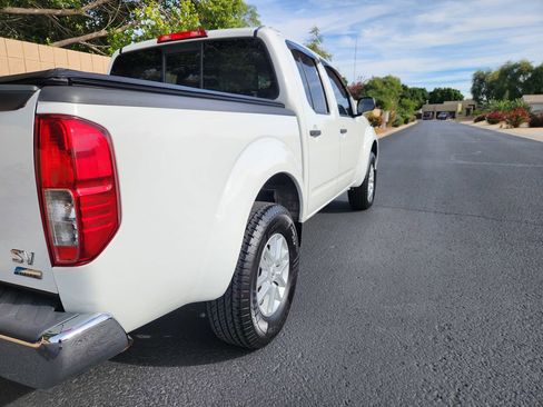 Used 2017 Nissan Frontier SV image 4