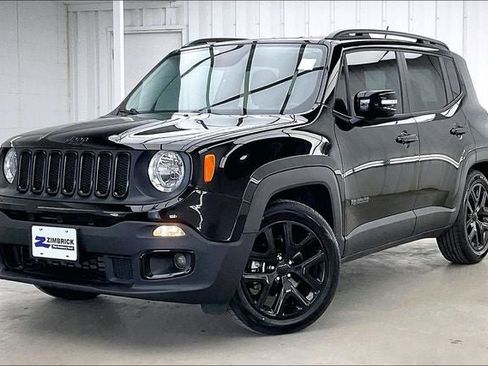Used 2017 Jeep Renegade Altitude FWD image 2
