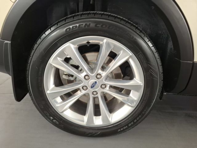 Used 2018 Ford Explorer Limited w/ Equipment Group 301A FWD image 11