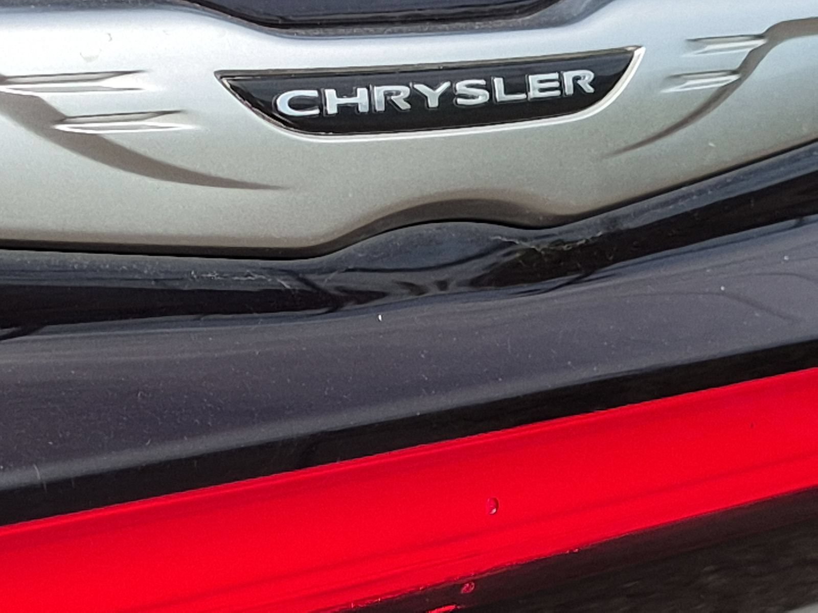 Used 2024 Chrysler Pacifica Touring-L FWD image 13