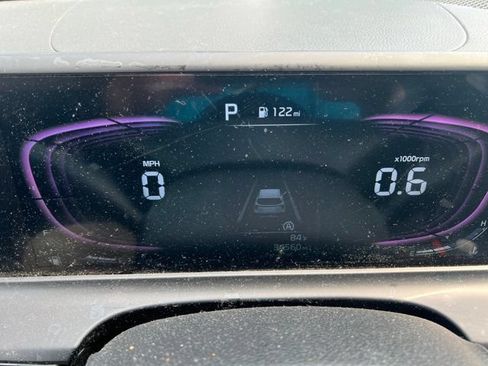 Used 2025 Kia Seltos S FWD image 3