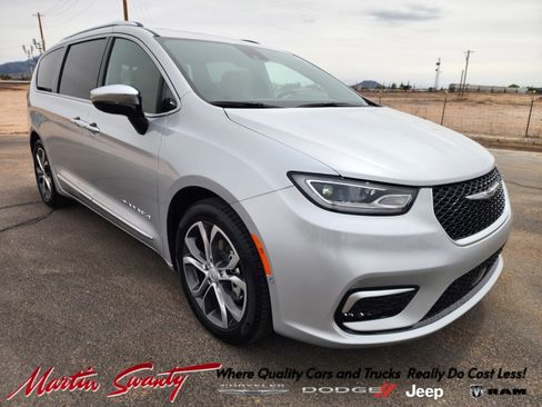New 2026 Chrysler Pacifica Pinnacle FWD image 1