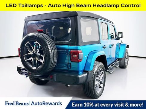 Used 2024 Jeep Wrangler Unlimited w/ Convenience Group AWD/4WD image 7