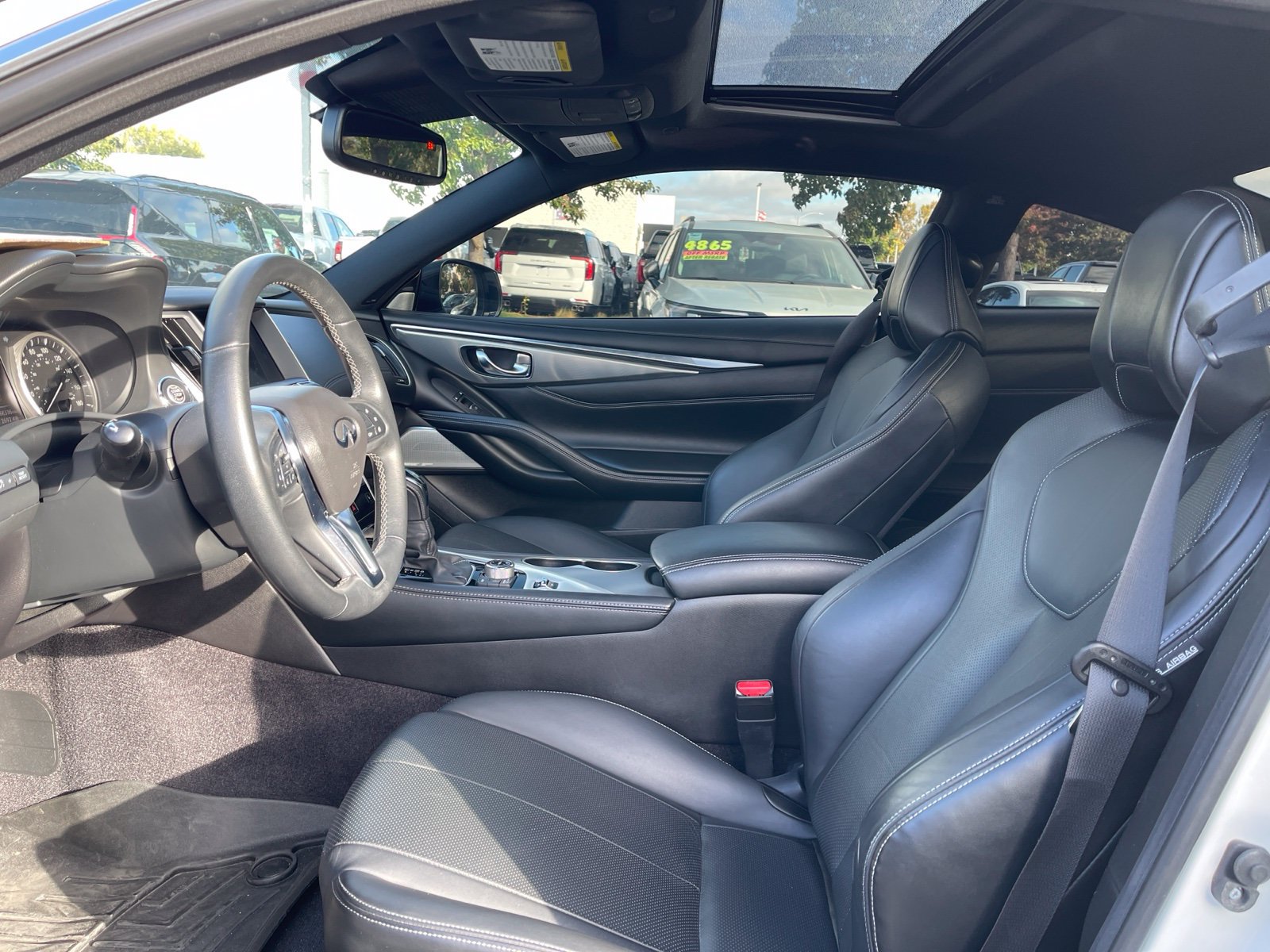Used 2022 INFINITI Q60 3.0t Luxe w/ Style Package RWD image 4