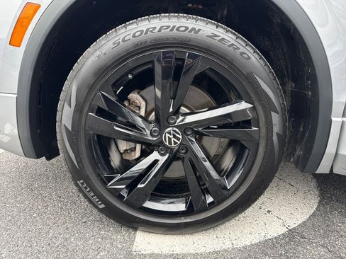 Certified 2024 Volkswagen Tiguan SE R-Line image 27