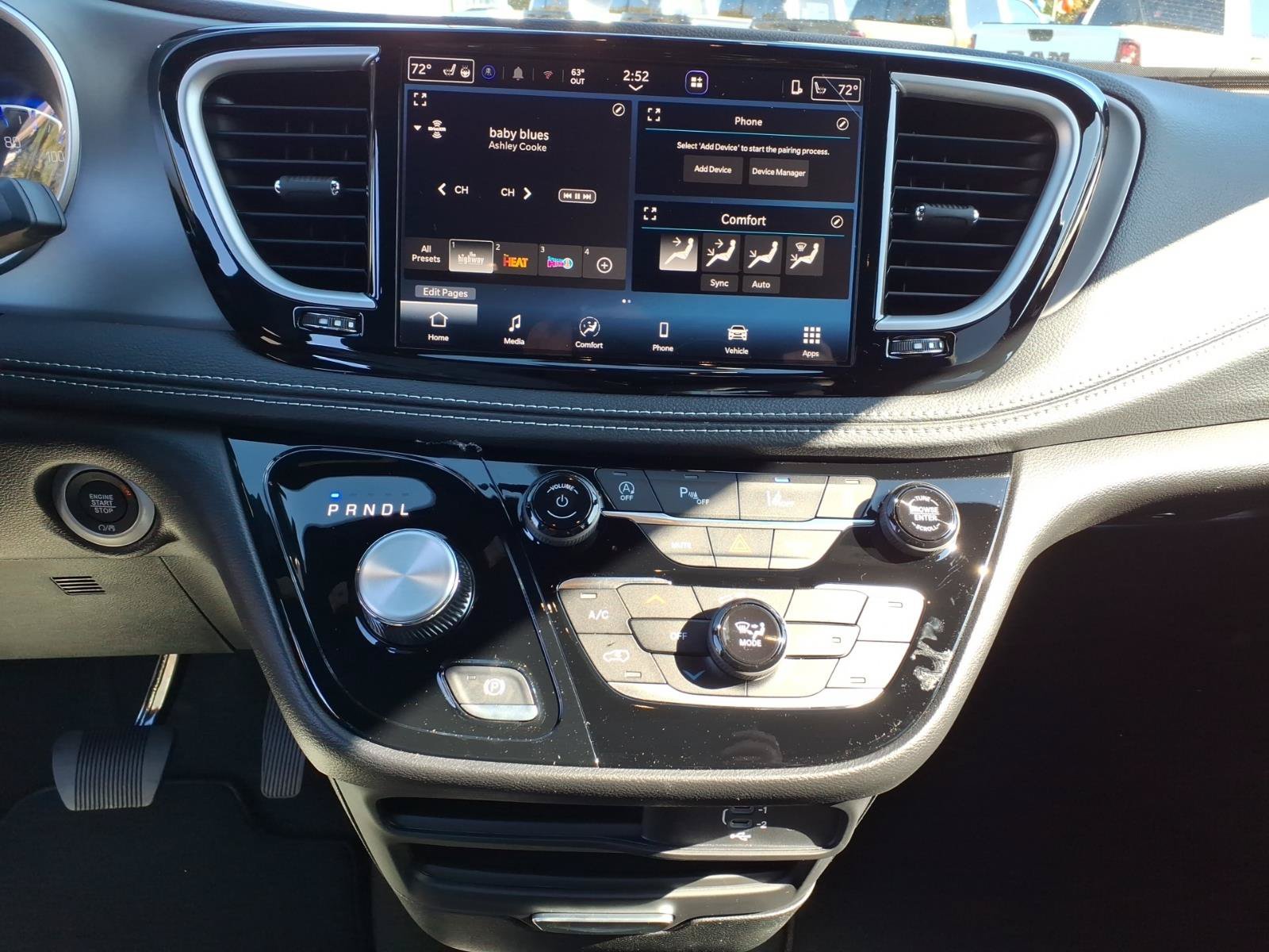 New 2027 Chrysler Pacifica Select AWD/4WD image 23