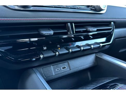 Used 2024 Chevrolet Colorado Z71 w/ Safety Package image 30