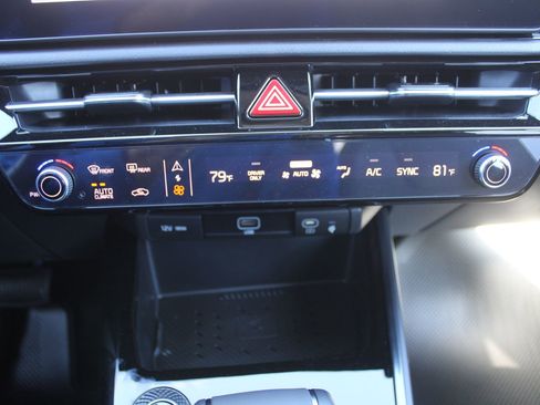 New 2026 Kia Niro LX FWD image 43