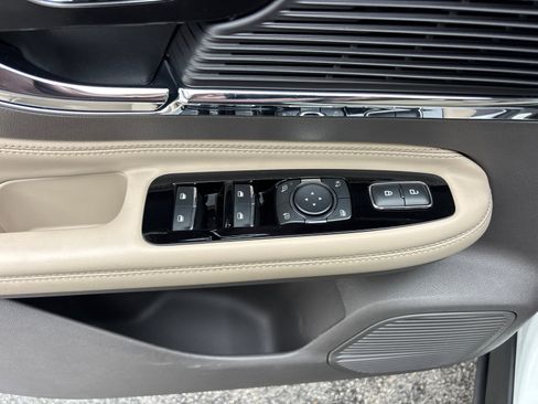 Certified 2022 Lincoln Corsair FWD image 13