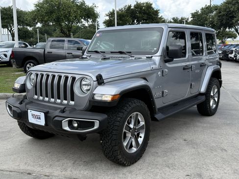 Used 2021 Jeep Wrangler Unlimited Sahara AWD/4WD image 9
