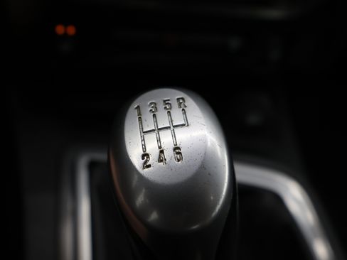 Used 2010 Dodge Challenger R/T RWD image 40
