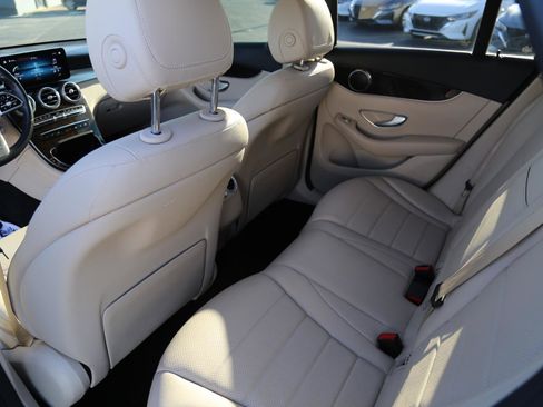 Used 2022 Mercedes-Benz GLC 300 image 13
