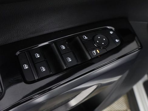 Used 2023 Nissan Pathfinder SL AWD/4WD image 36