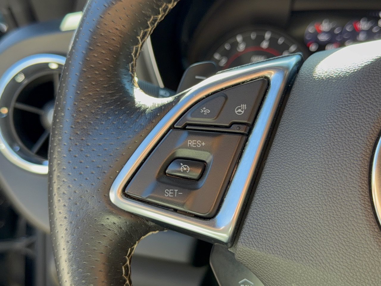 Used 2019 Chevrolet Camaro SS RWD image 18