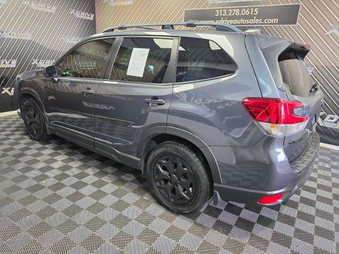 Used 2021 Subaru Forester Premium AWD/4WD image 10