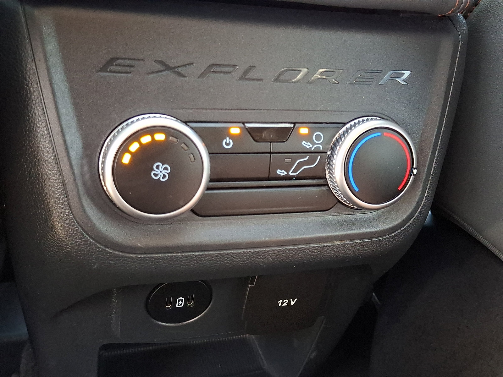 Used 2025 Ford Explorer Active w/ Active Comfort Package AWD/4WD image 12