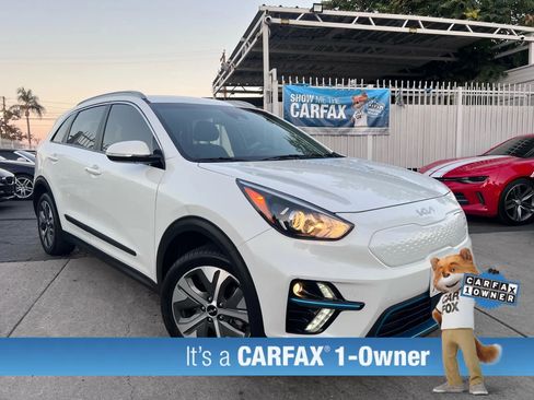 Used 2022 Kia Niro EX image 3