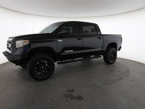 Used 2015 Toyota Tundra SR5 w/ SR5 Upgrade Package AWD/4WD image 4