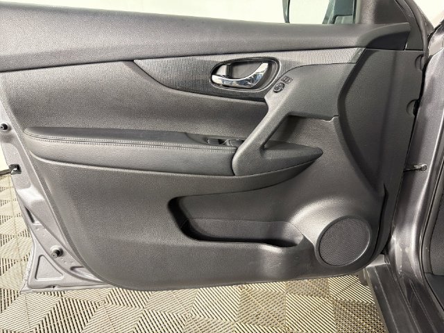 Used 2016 Nissan Rogue SL w/ SL Premium Package AWD/4WD image 38