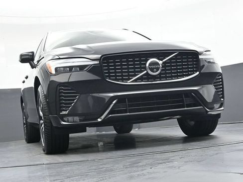 Used 2024 Volvo XC60 B5 Plus AWD/4WD image 39